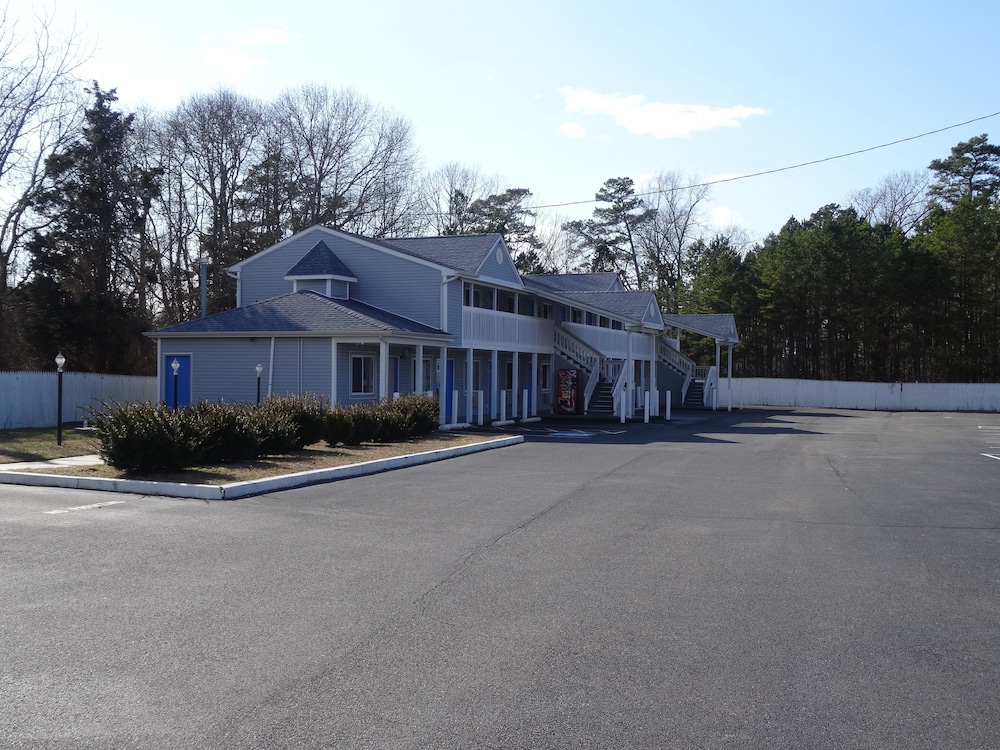 Village Inn and Suites