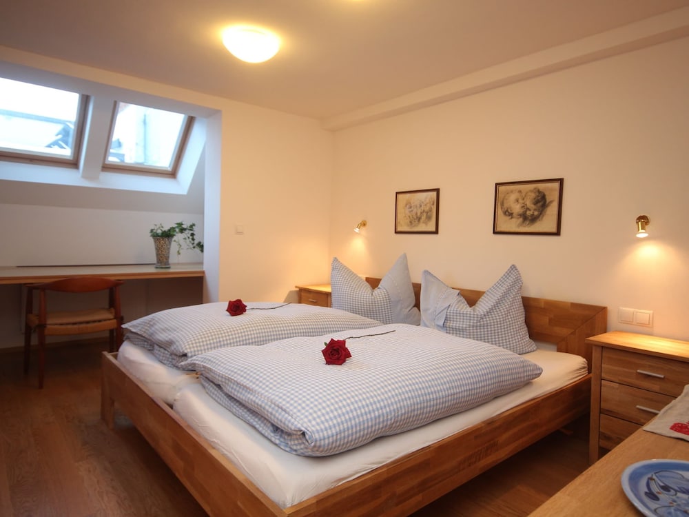 Spacious Apartment in Kitzbuhel near Ski Lift view 4