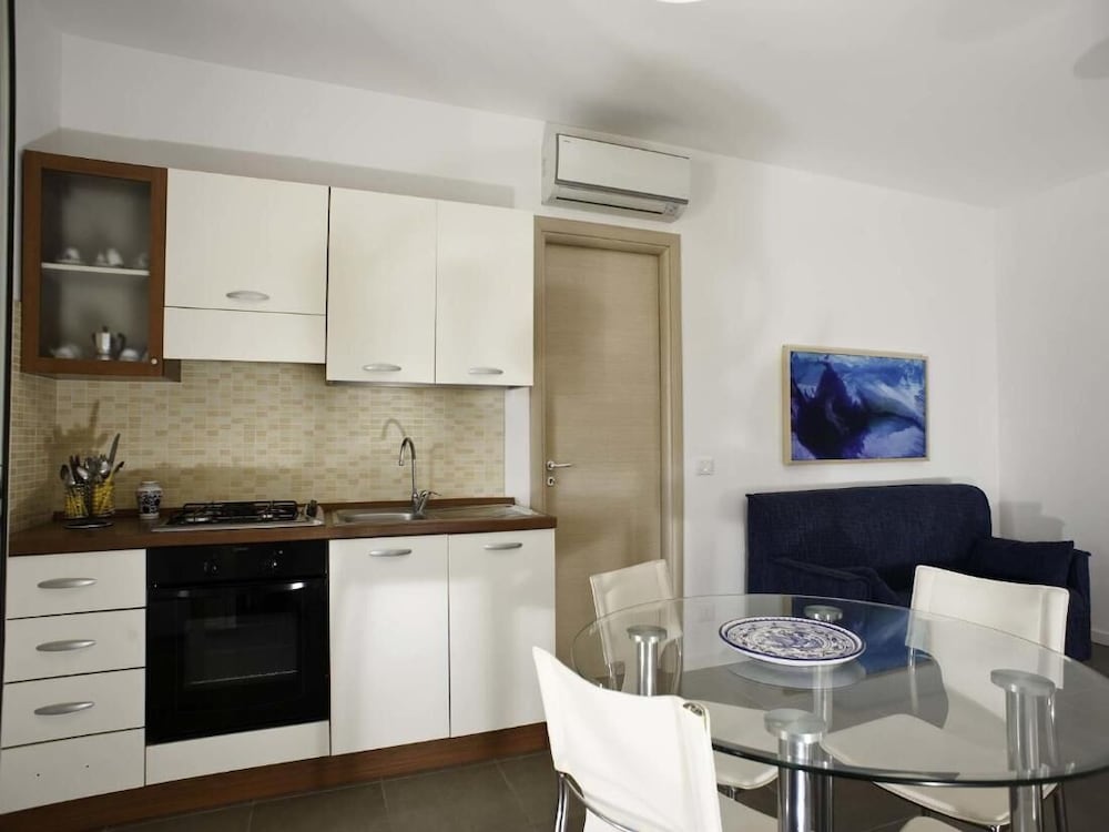 Dolce Mare 6 - Second Floor - Sea Front Large Balcony - Free Wifi and Garage view 5