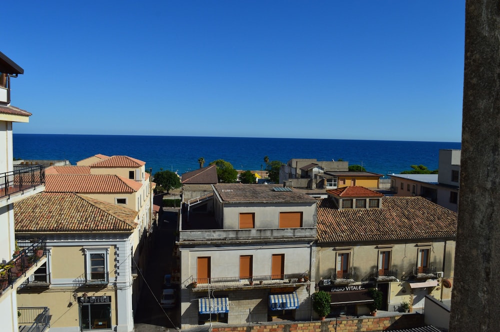 Emerella Guest House Siderno Beach