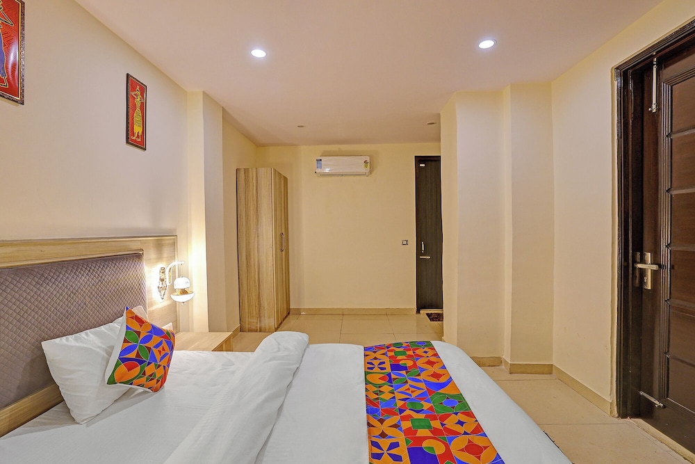 Fabhotel Orchid White Inn