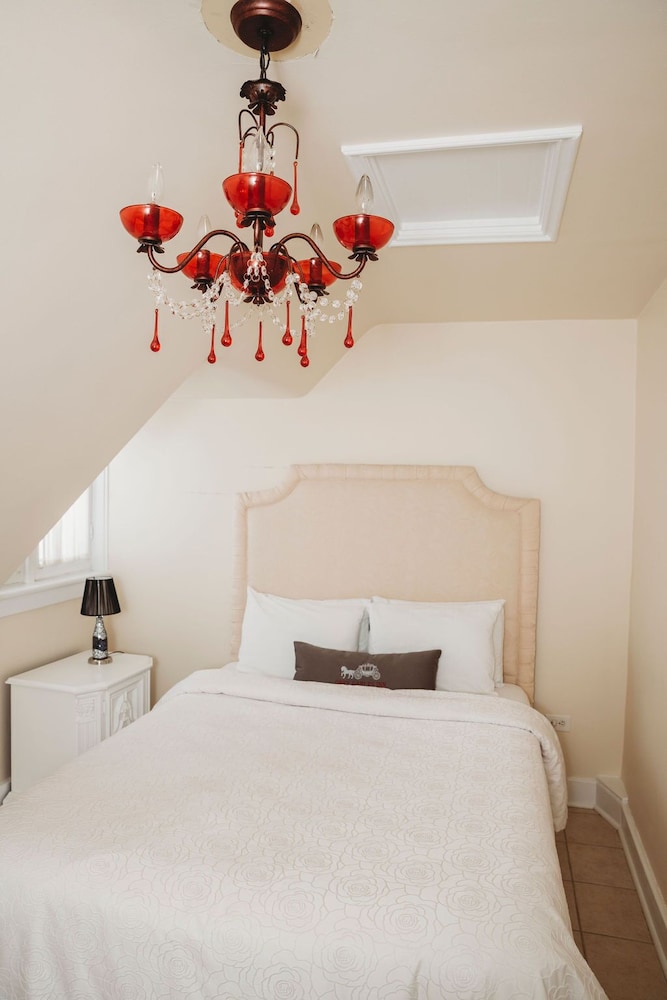 Grey Gables Inn