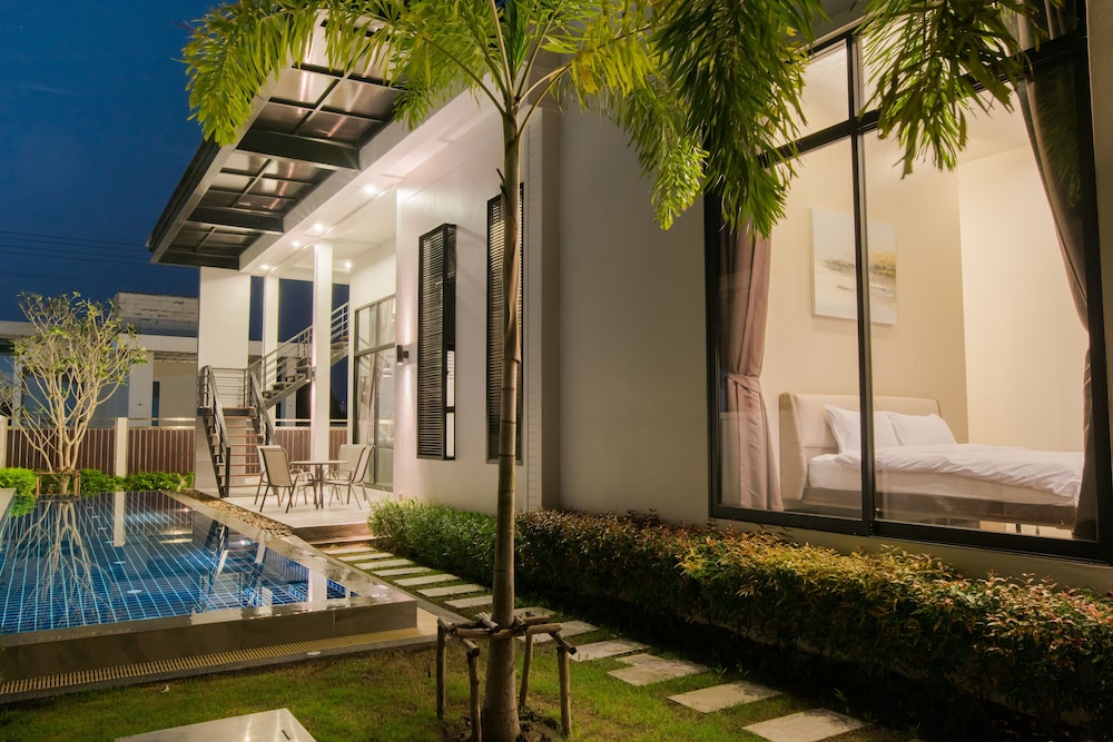 WE by Sirin Pool Villa Huahin