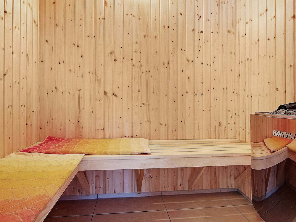 Spacious Holiday Home in Glesborg near Ocean view 3