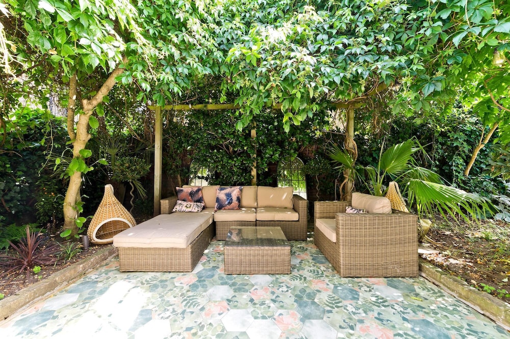 outdoor bbq area