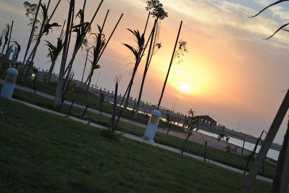 Hotel & Resort Golden Marina Yanbu فندق ومنتجع جولدن مارينا ينبع إدارة وتشغيل شركة منتجع المرسى الذهبي