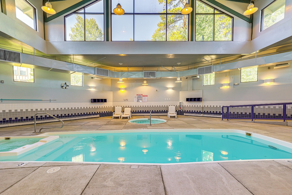 Close to Rocky Mtn Slopes! Cozy Silverthorne Condo