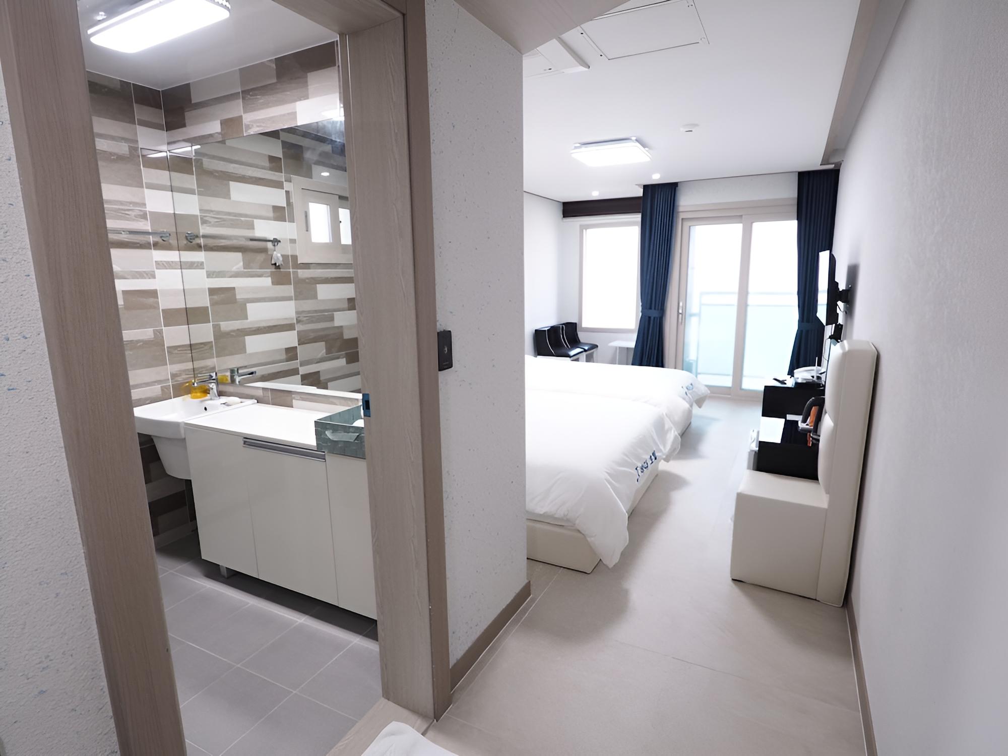 Jeju The Four Hills Hotel