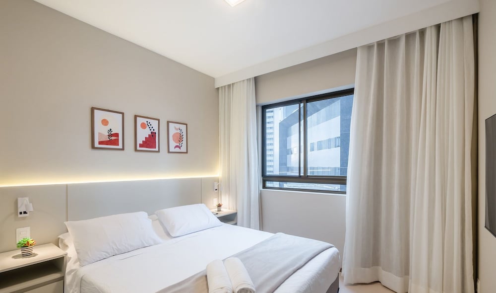 Cozy and Charming Apt in Salvador Ita0304