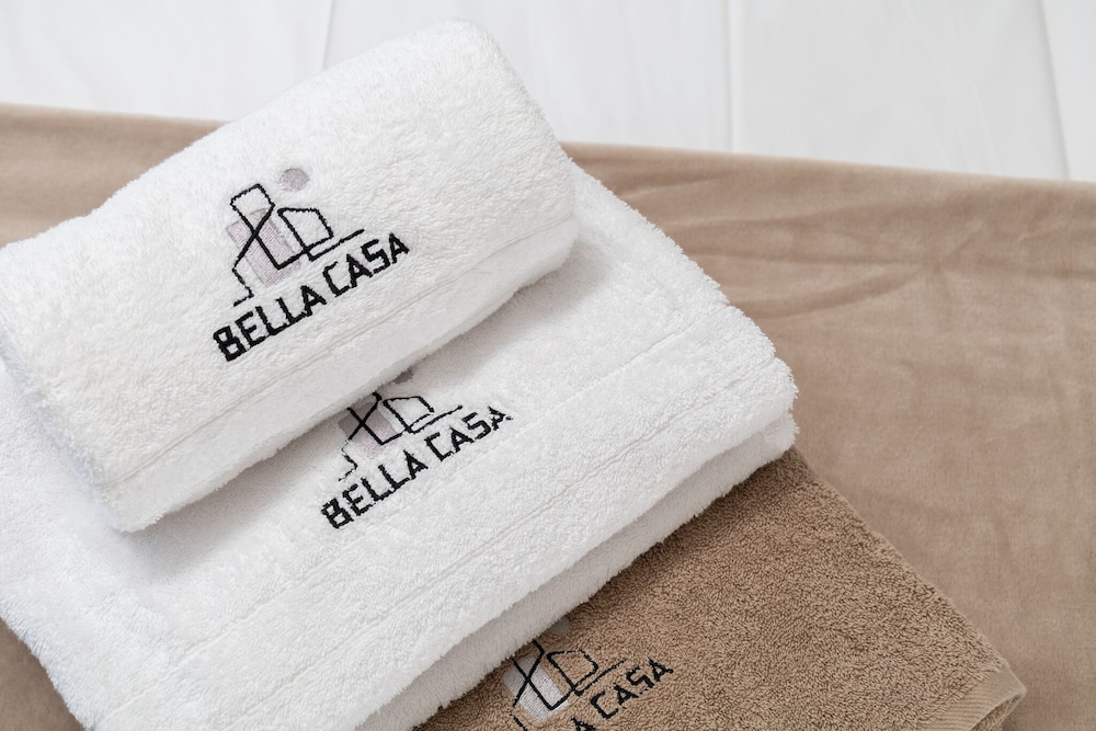 Bella Casa - Newly Built Designer Villa