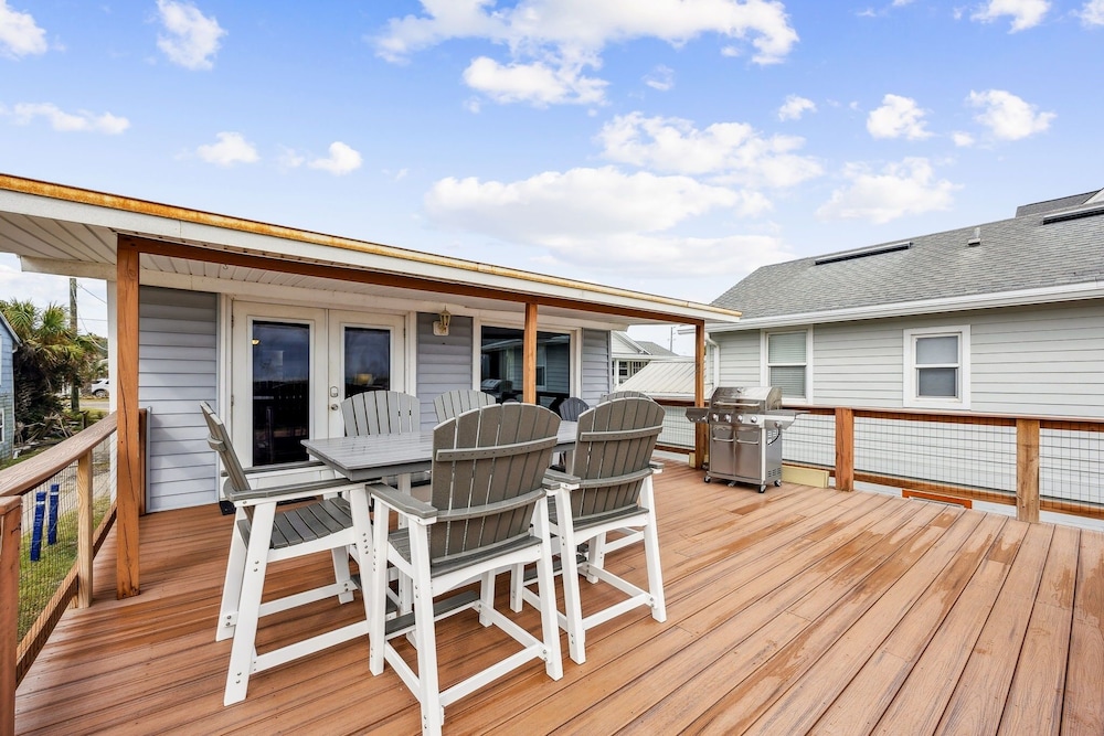 124 S Fletcher - Upstairs 2 Bedroom Duplex