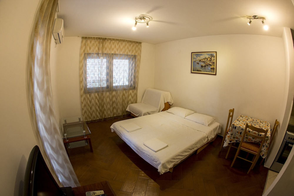 SMS Apartments