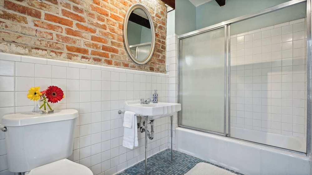 French Quarter Lanaux Mansion B & B