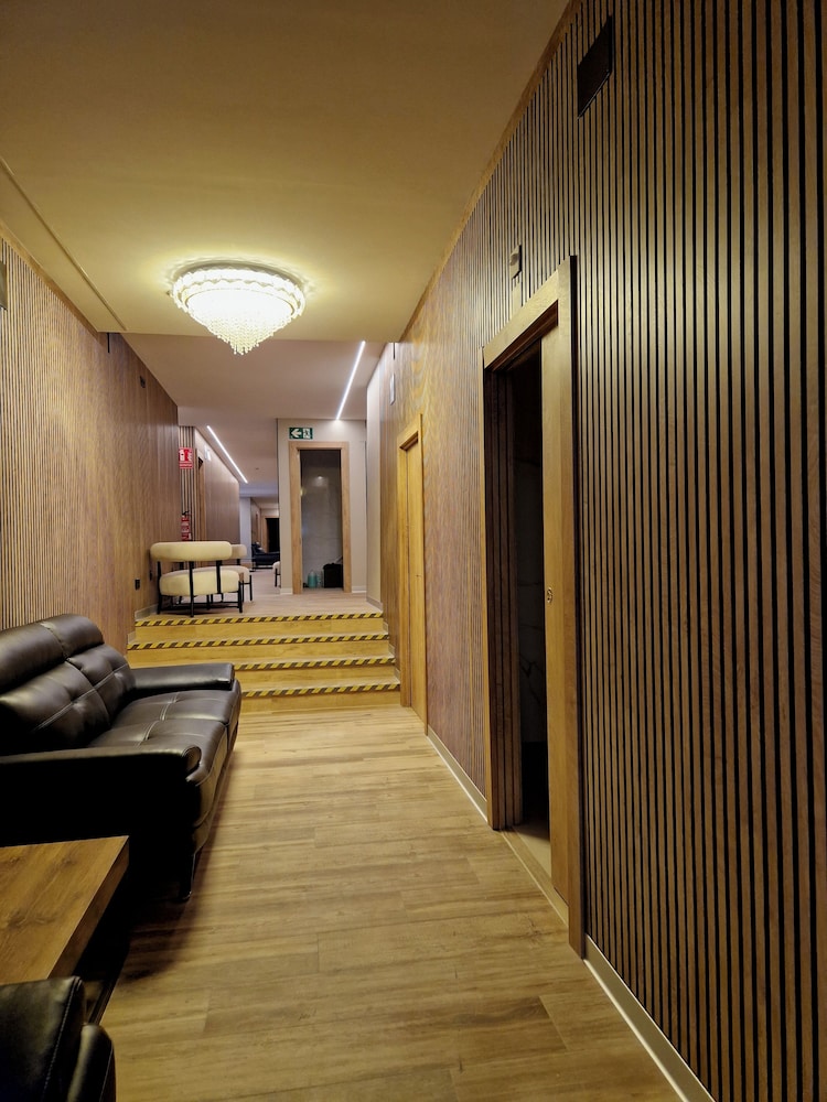 Velvet Hostel Business