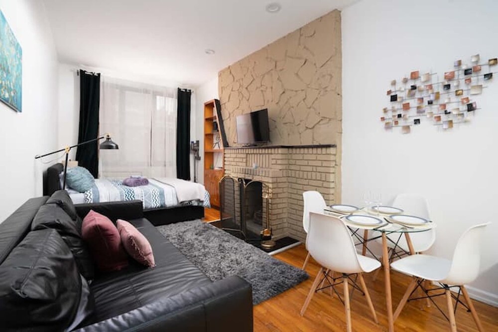 Charming Quiet Studio Right Off Central Park West