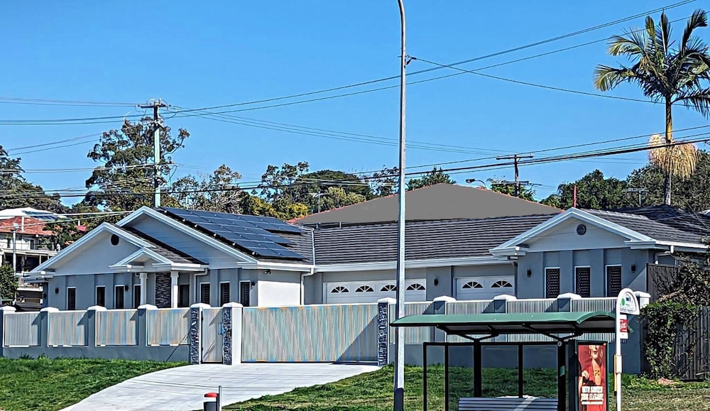 Immaculate Entire House in Chermside West 2-beds