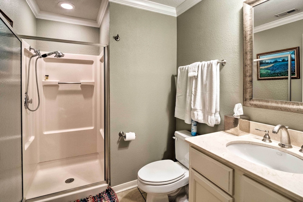 Lakefront Lago Vista Condo w/ Resort Amenities! - Property Image 19