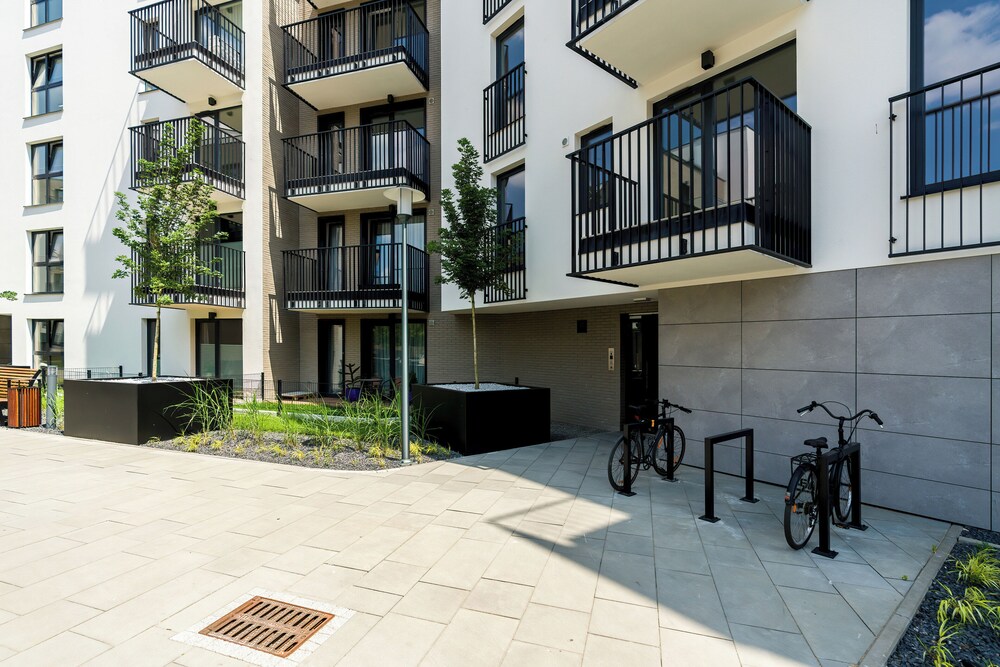 Esencja Apartments Poznań by Renters view 2