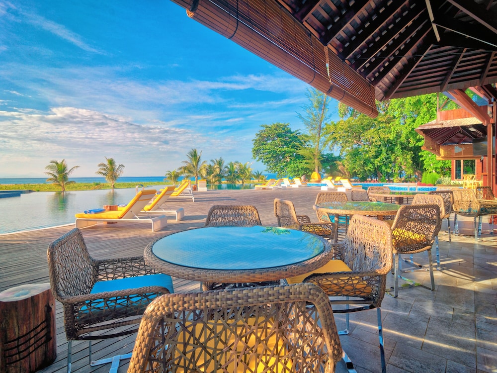 Borneo Eagle Resort