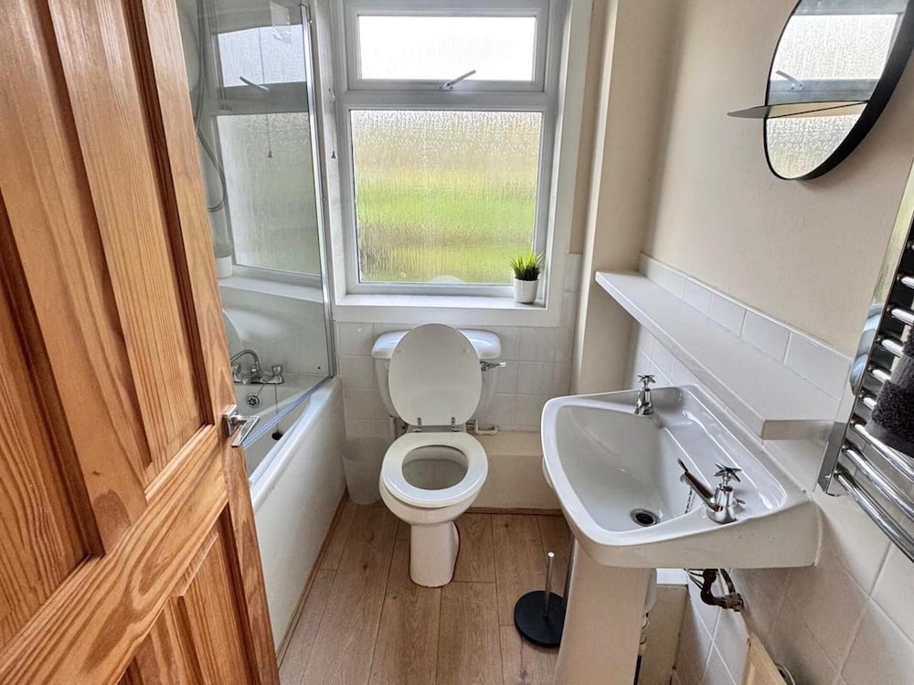 Croft House - Sleeps 4 & Mountain View