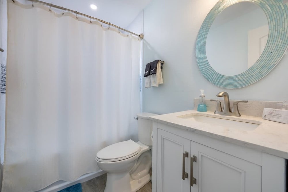 Fun Family-friendly Largo Home Heated Pool