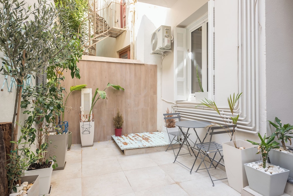 Stunning Design 1BR Secret Garden