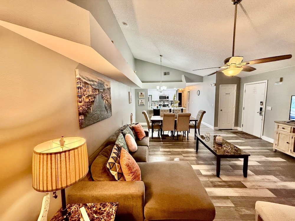 Grand Laguna 3BR Penthouse Near Universal Parks