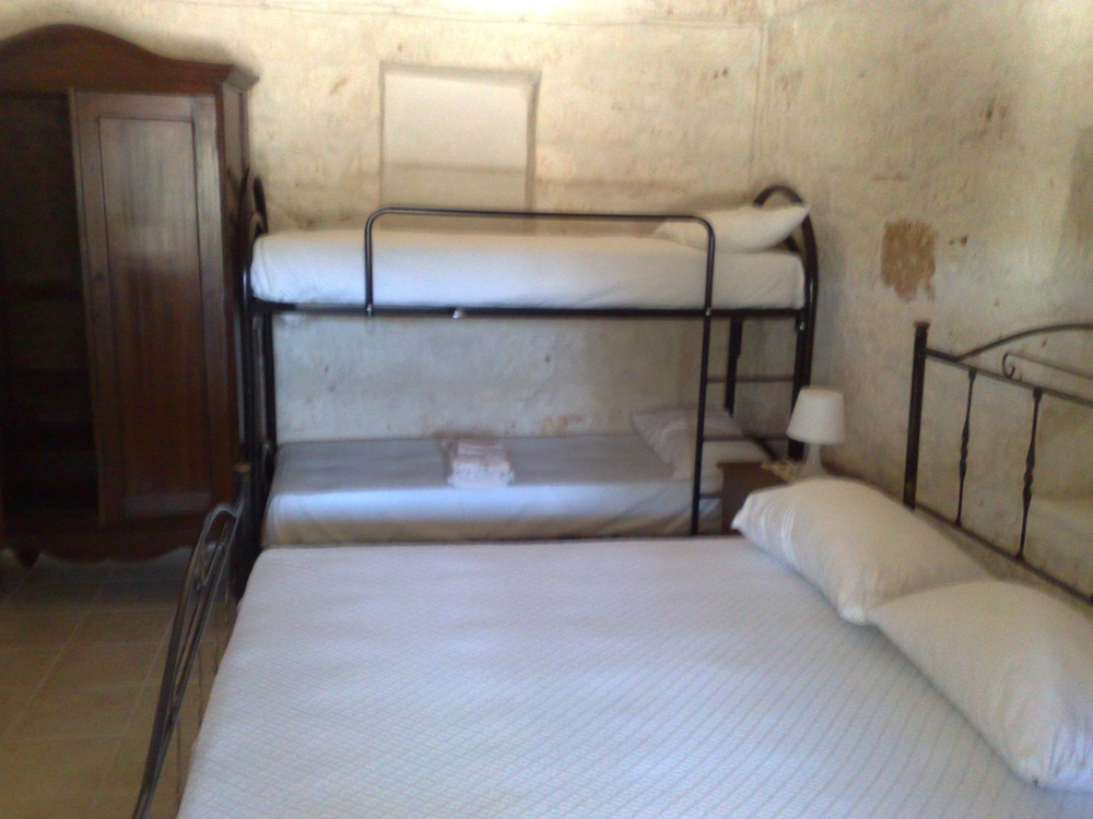 Photo 33