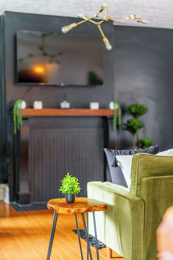 Jungle House Boutique Suites – Short North & Convention Center