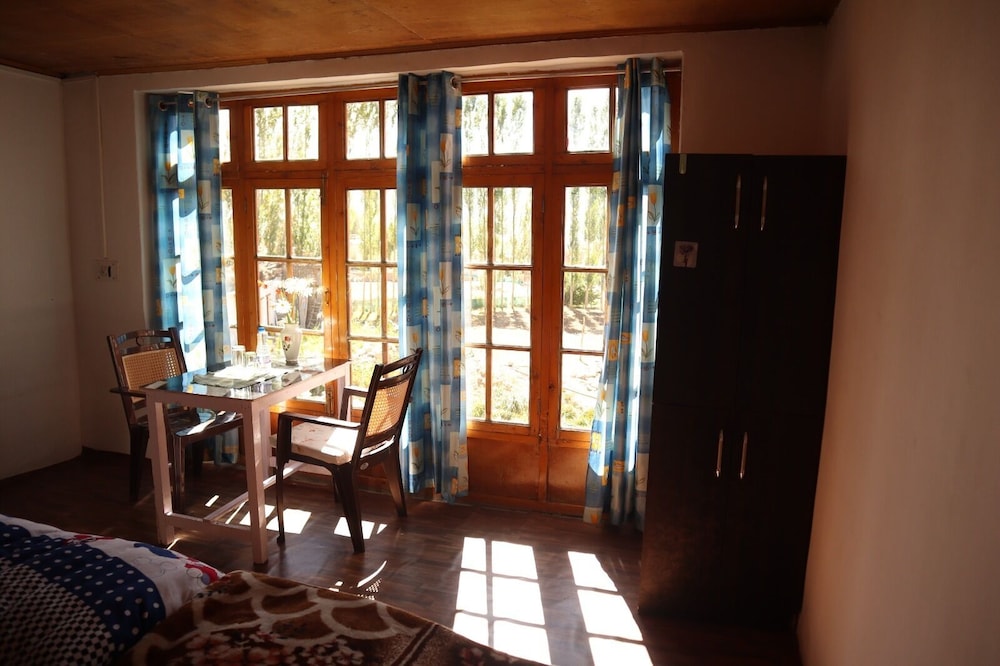 Tsetanguesthouse
