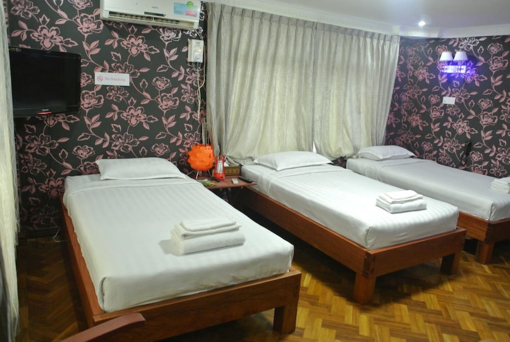 Yaewaddy Motel
