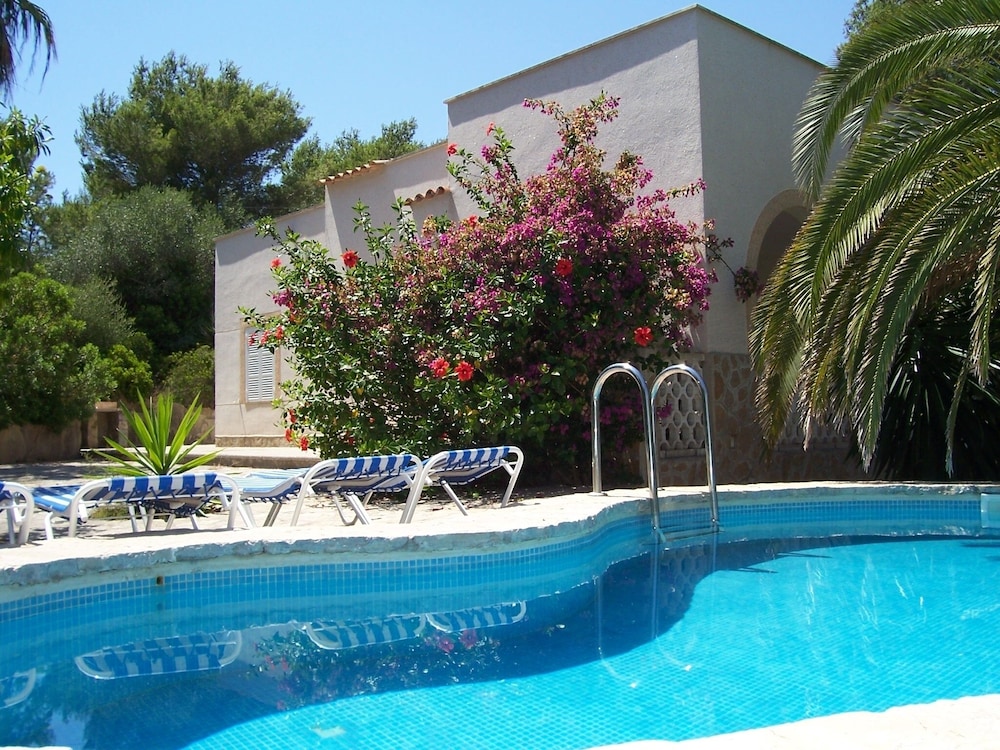 Villa With Pool and air Conditioning photo 2