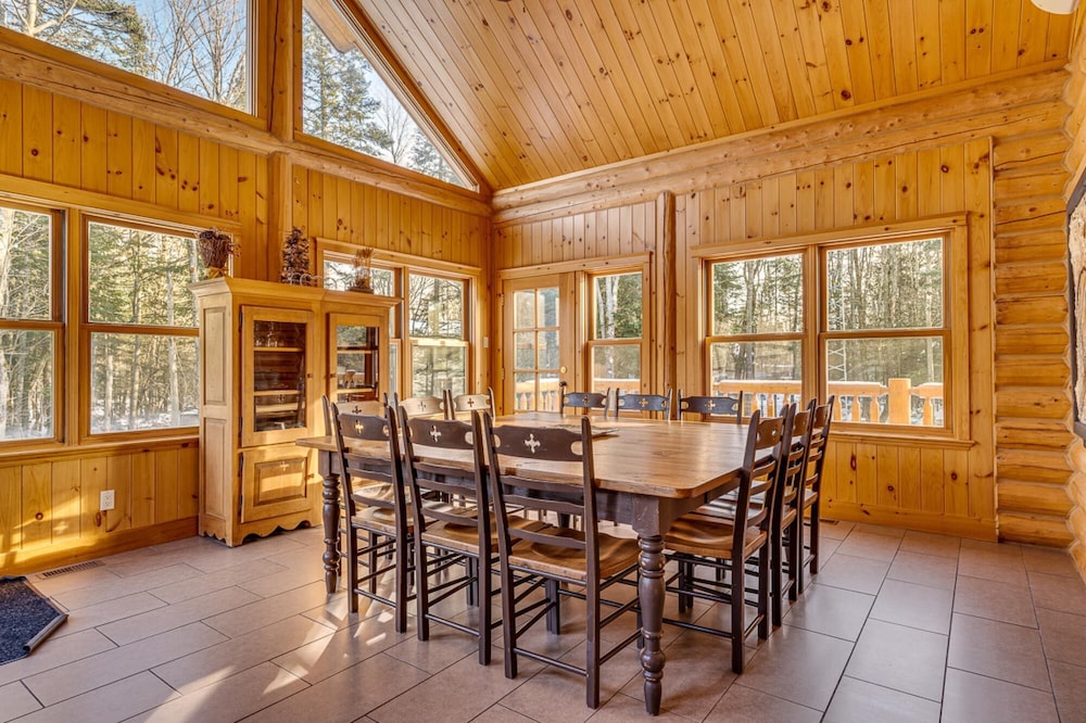 Grand Duc 74 - Gorgeous log Cottage With Private hot tub Heated Pool and Sauna