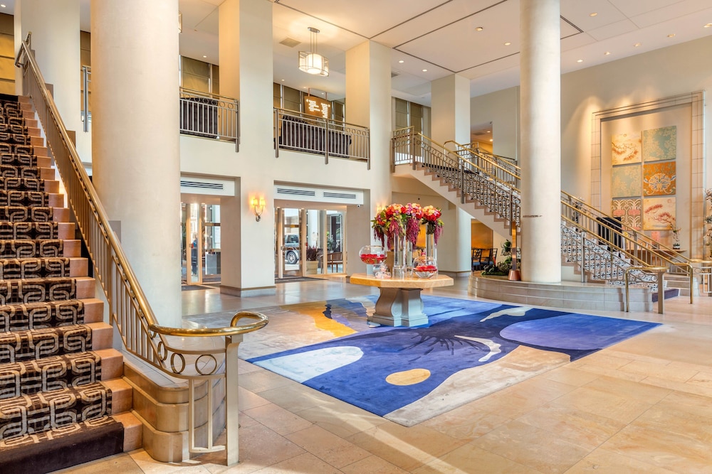 Omni Los Angeles Hotel at California Plaza 3