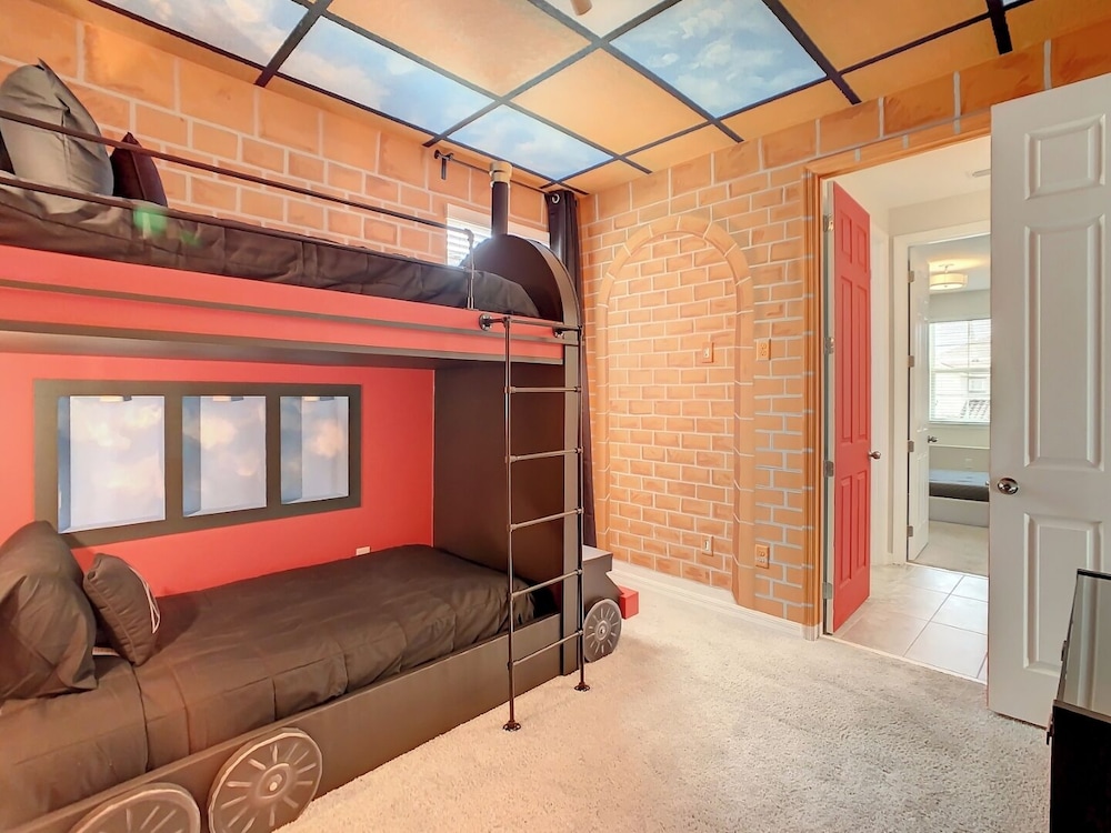 Fairytale Mansion 6BR Arcade & Pool