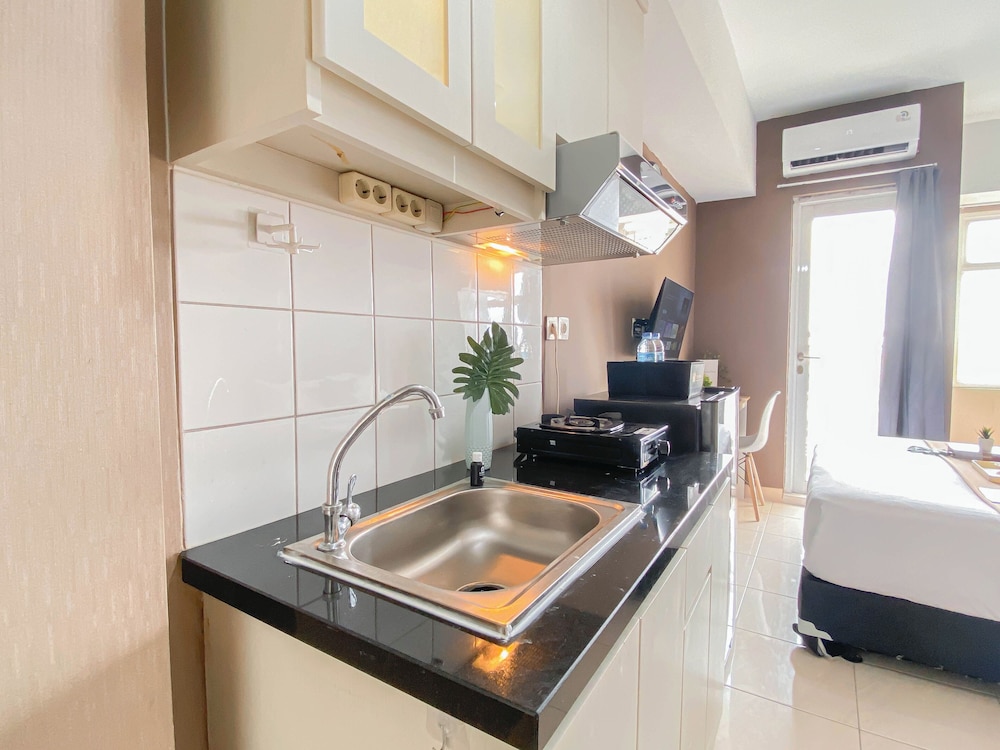 Simple And Strategic Location Studio Apartment At Springlake Summarecon Bekasi