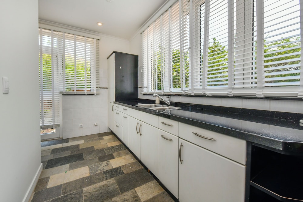 180 Ocean View 2 min to Beach Jacuzzi