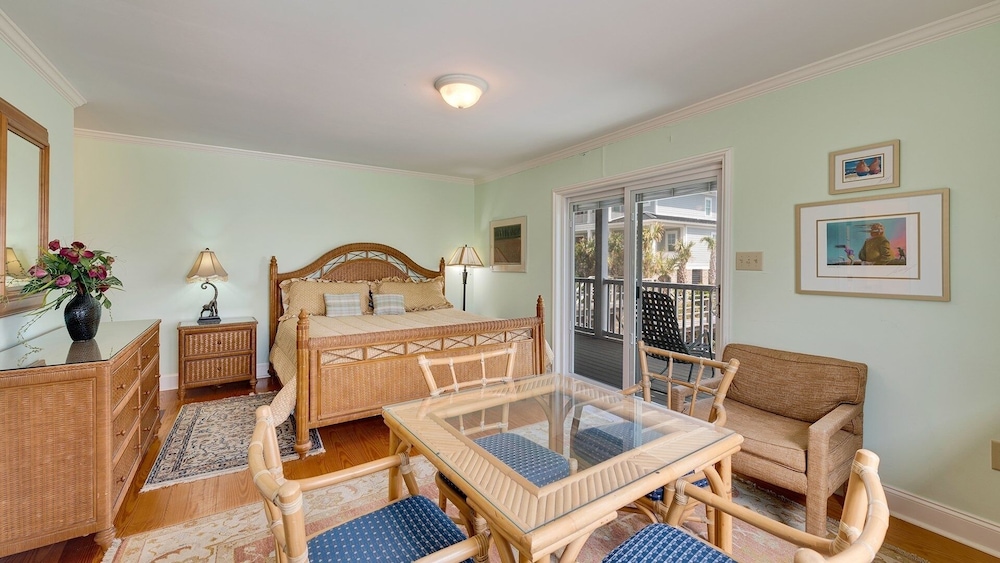 Huge Oceanfront Home With Full Golf Membership 8 Bedroom Home by Peace Vacations view 4