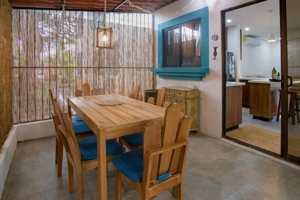 Minimalist Condo with a Beautiful New Design, Enclosed Patio, and Shared Community Pool