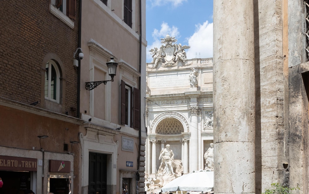 Vicolo Trevi Apartment