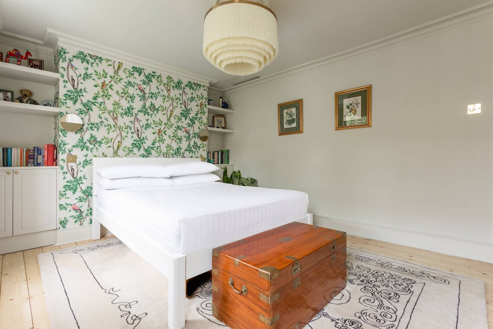 Molyneux Street II by Onefinestay