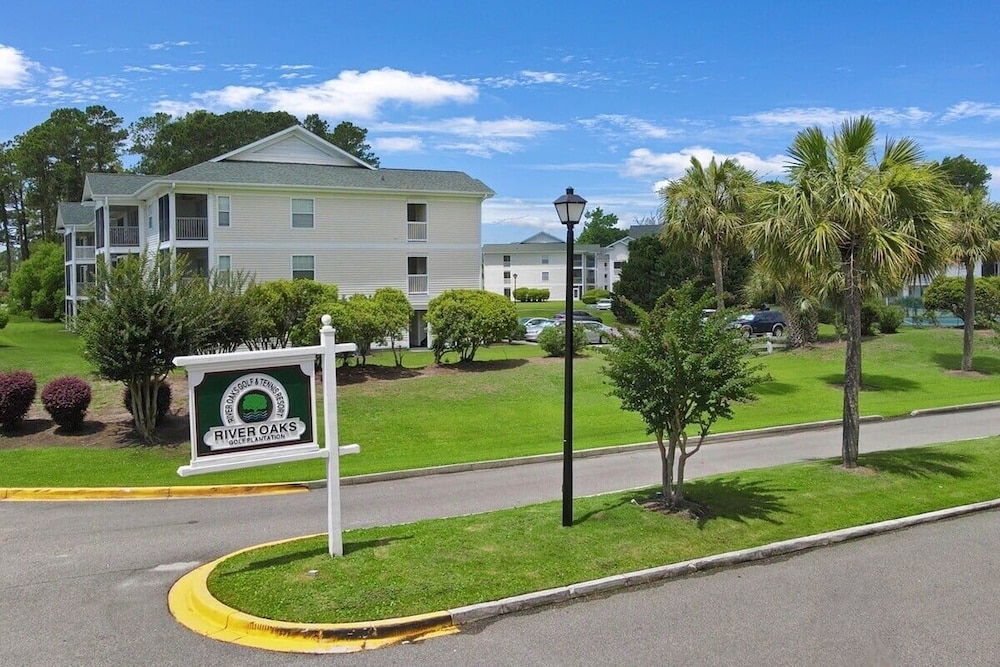 River Oaks 30h 2 Bedroom Condo