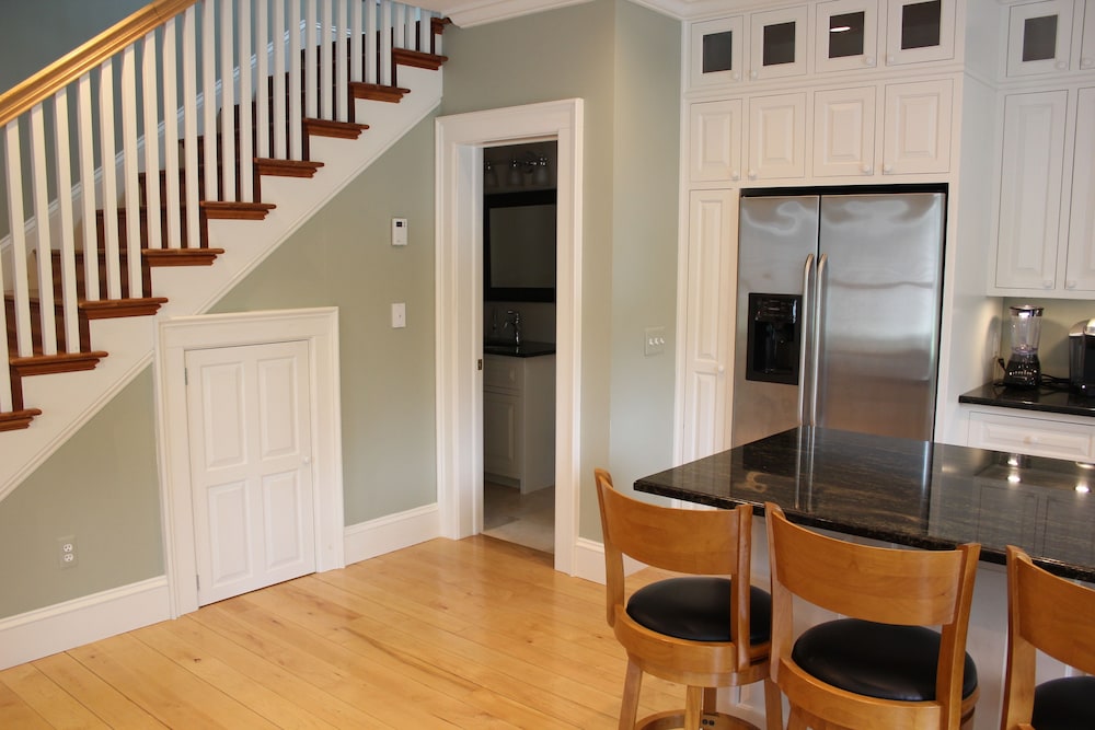 24 East Main Street B&B