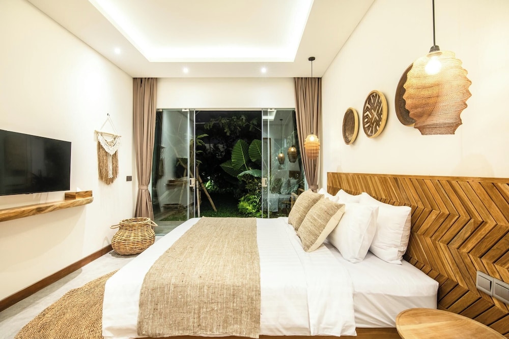 Brand New 4br Villa 400 to Finns Canggu