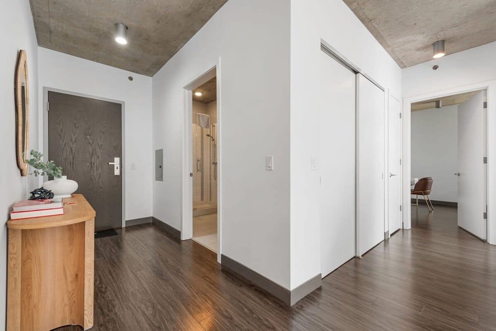 Designer Combo The Loop 2x 3BR Group Stay Views