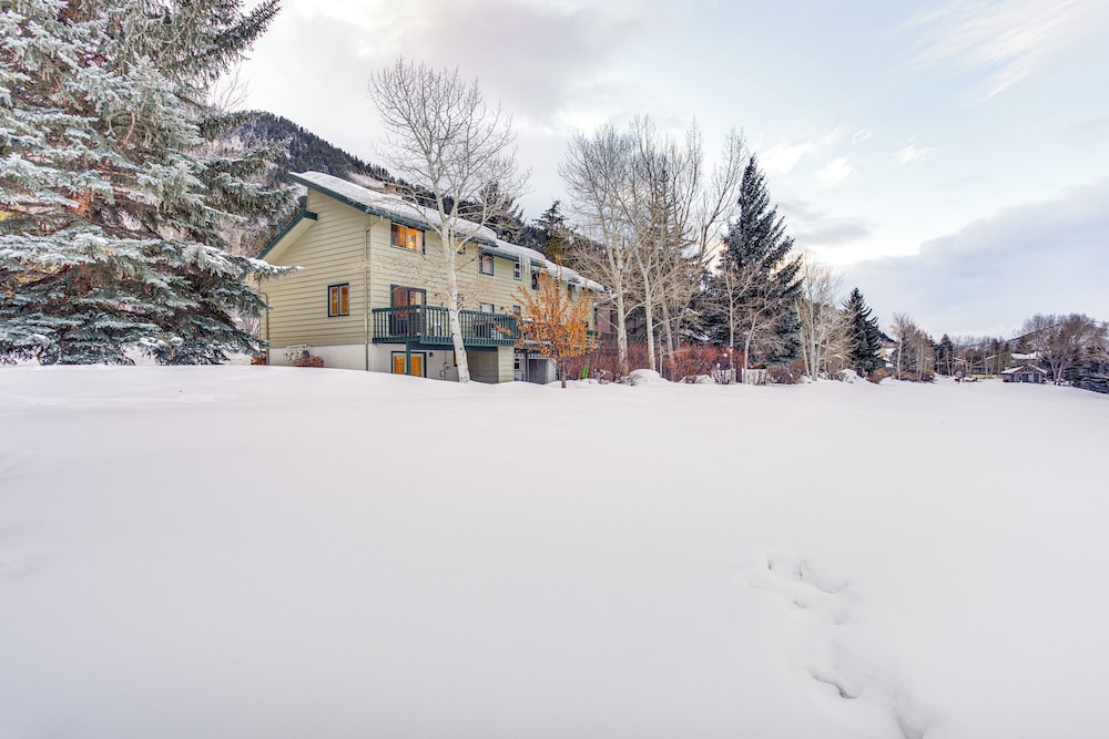 Par & Powder: Avon Haven w/ Golf & Ski Access!
