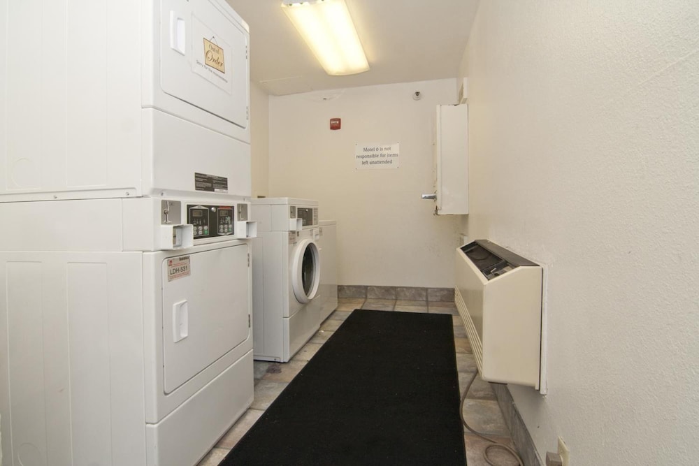 Motel 6 Roseville, MN - Minneapolis North
