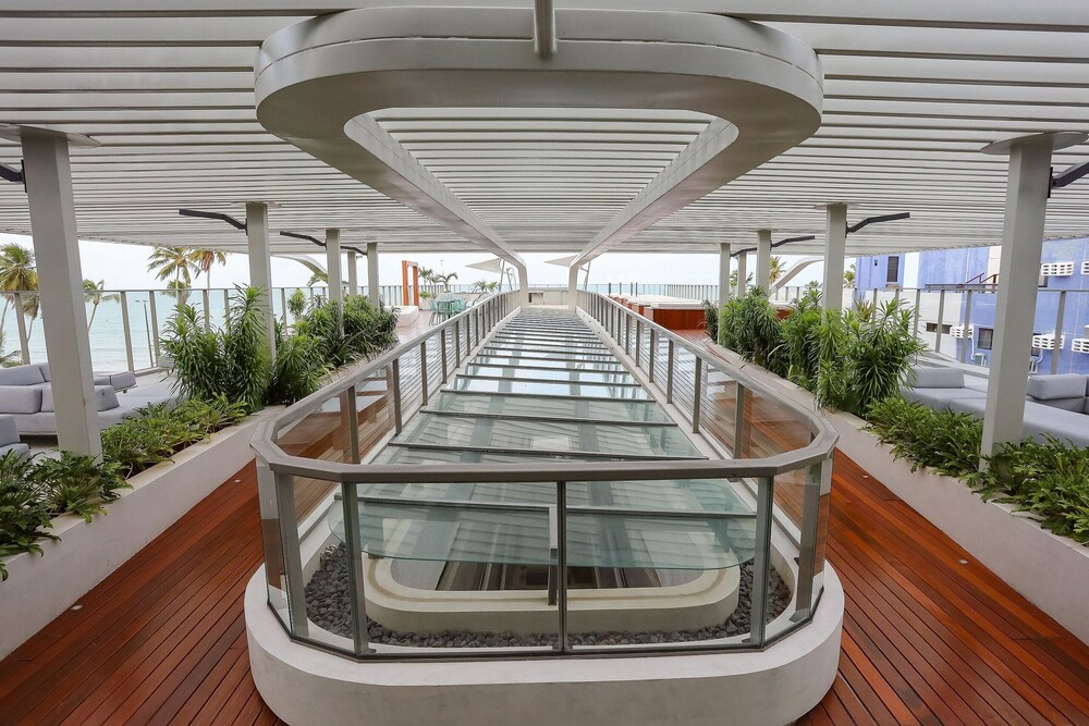 Setai Yacht Comfort II - By Almare Flats