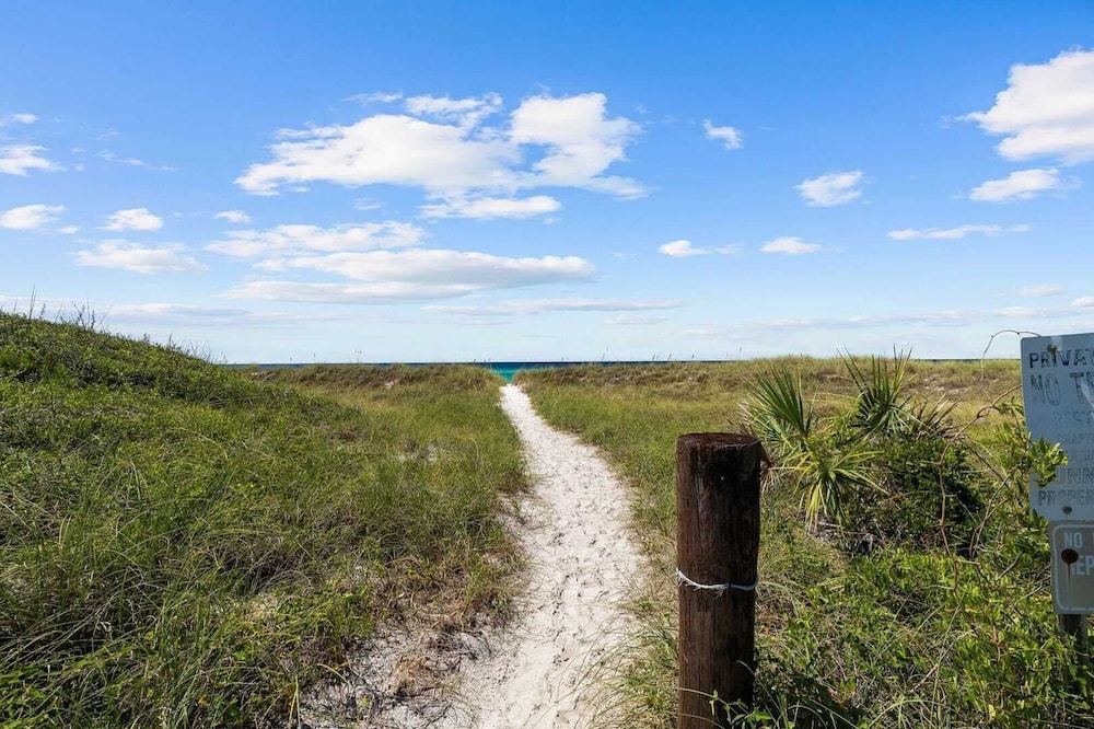 Walk to Beach, Private Pool + Fire Pit, Bonfires! G By The Sea by Avantstay