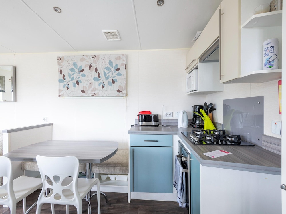 Mobile Home in Veuzain-sur-loire With Garden